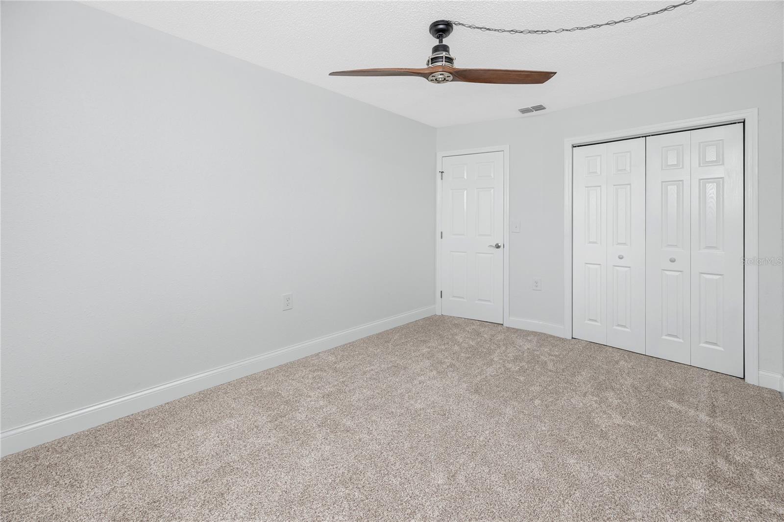 Listing photo id 25 for 9817 San Sierra Way