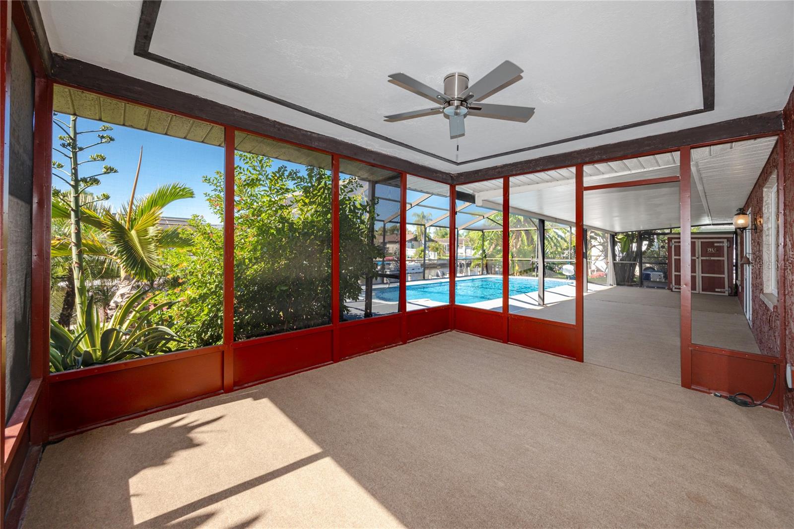 Listing photo id 35 for 9817 San Sierra Way