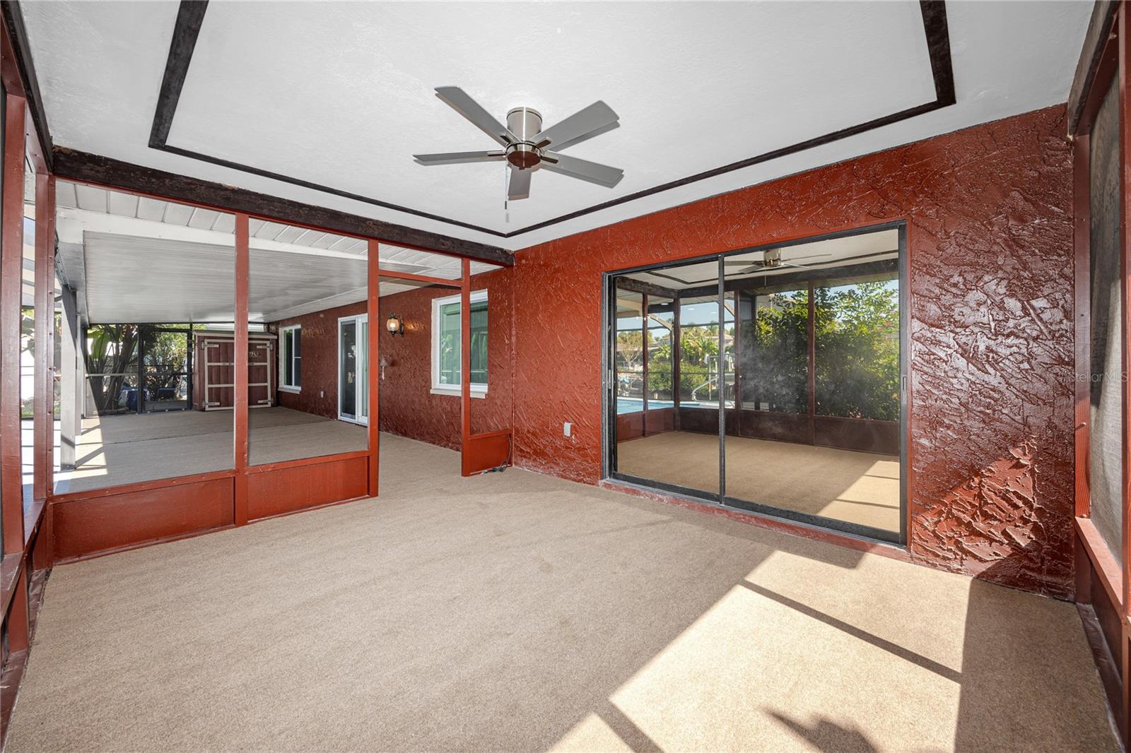 Listing photo id 36 for 9817 San Sierra Way