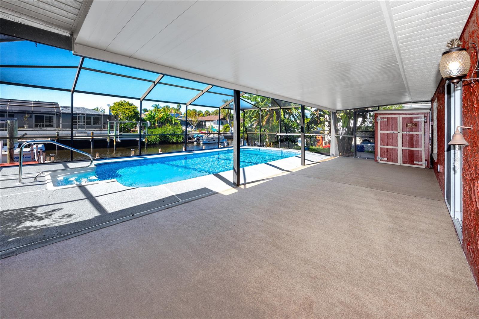 Listing photo id 37 for 9817 San Sierra Way