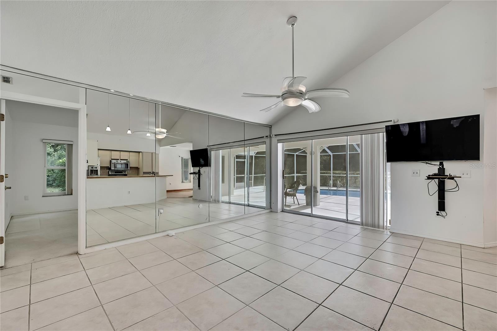 Image 10 of 40 For 1448 Stafford Street