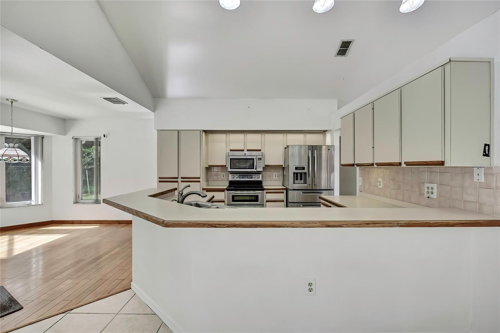 Image 18 of 40 For 1448 Stafford Street