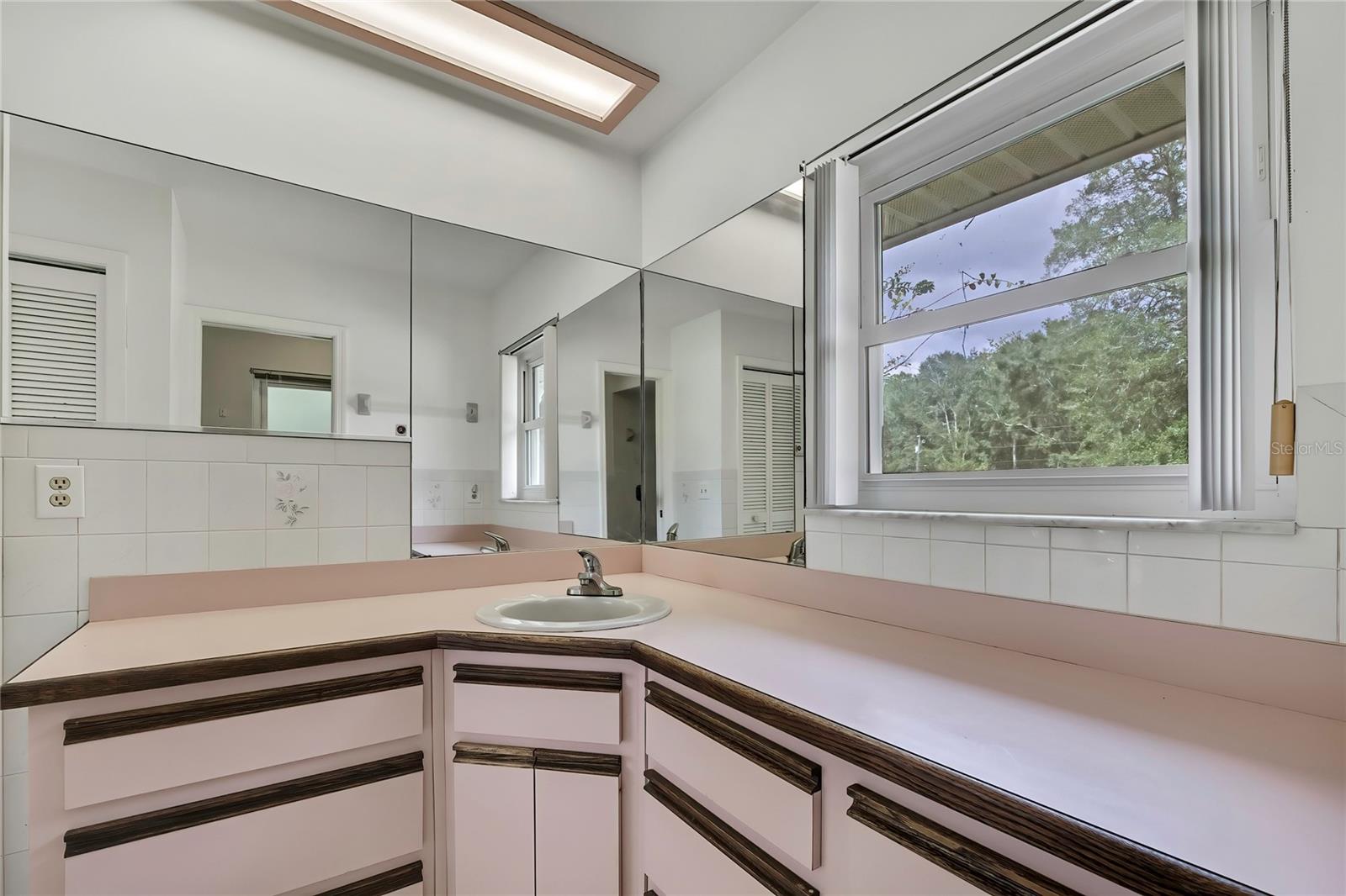 Image 24 of 40 For 1448 Stafford Street