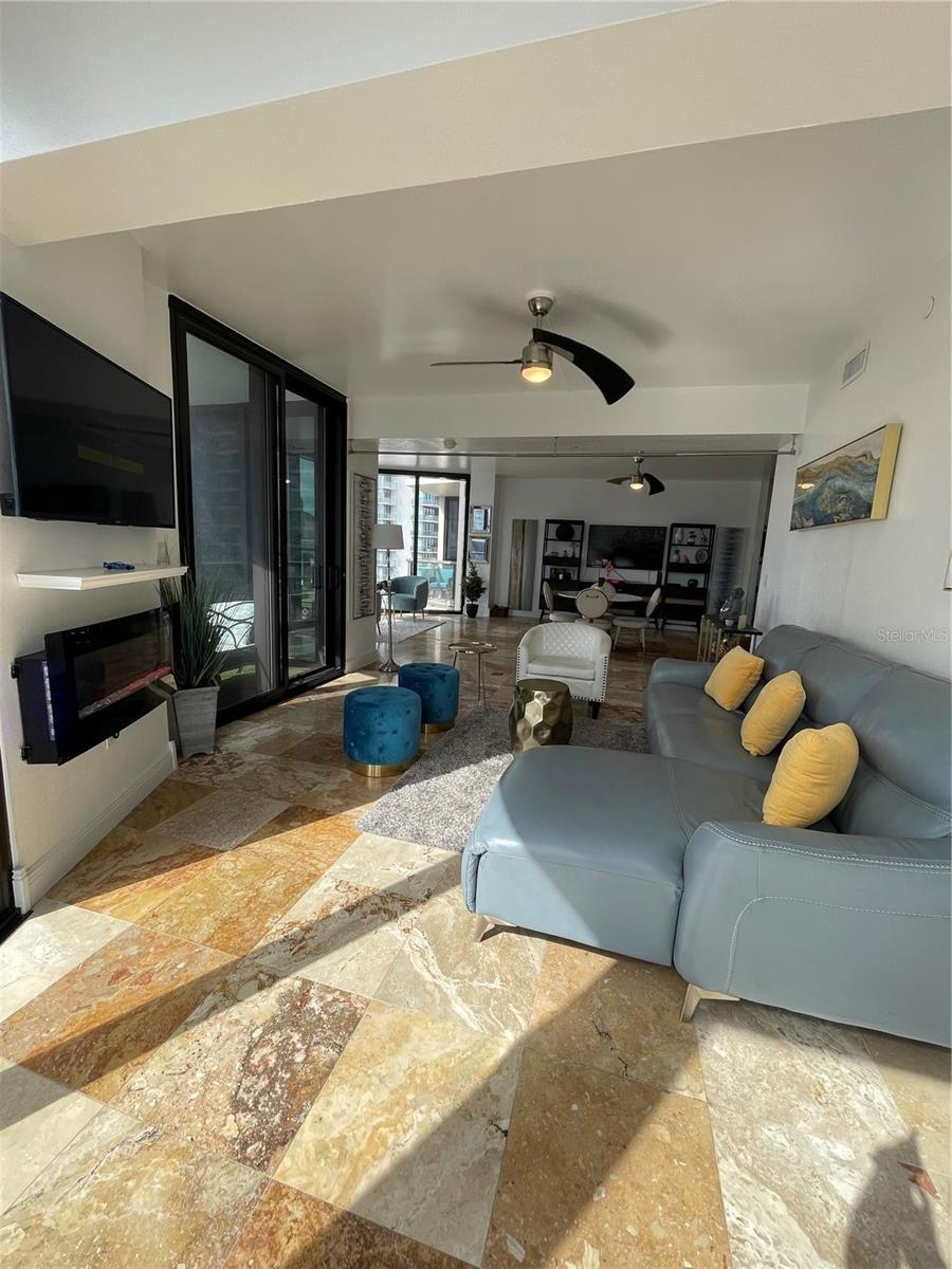 Image 13 of 58 For 1 Beach Drive Se 1508