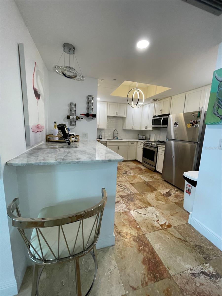 Image 27 of 58 For 1 Beach Drive Se 1508