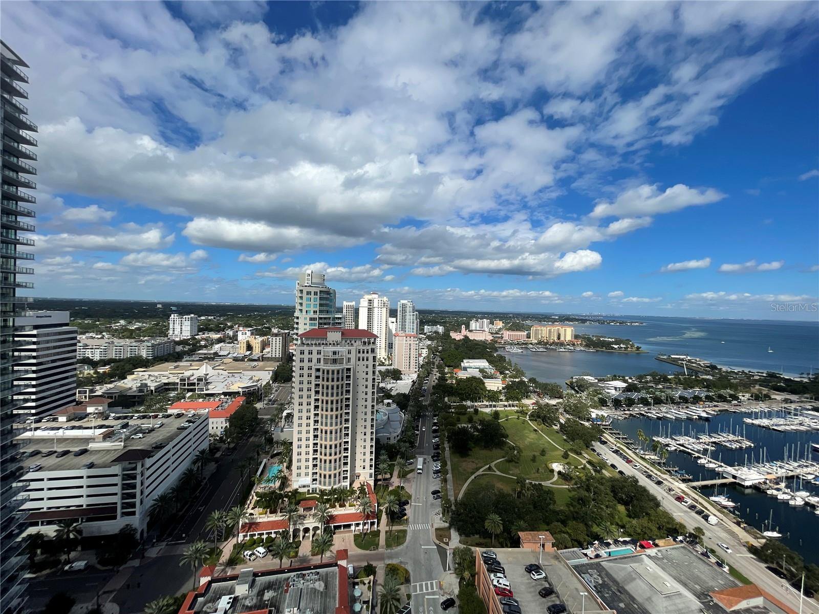 Image 3 of 58 For 1 Beach Drive Se 1508