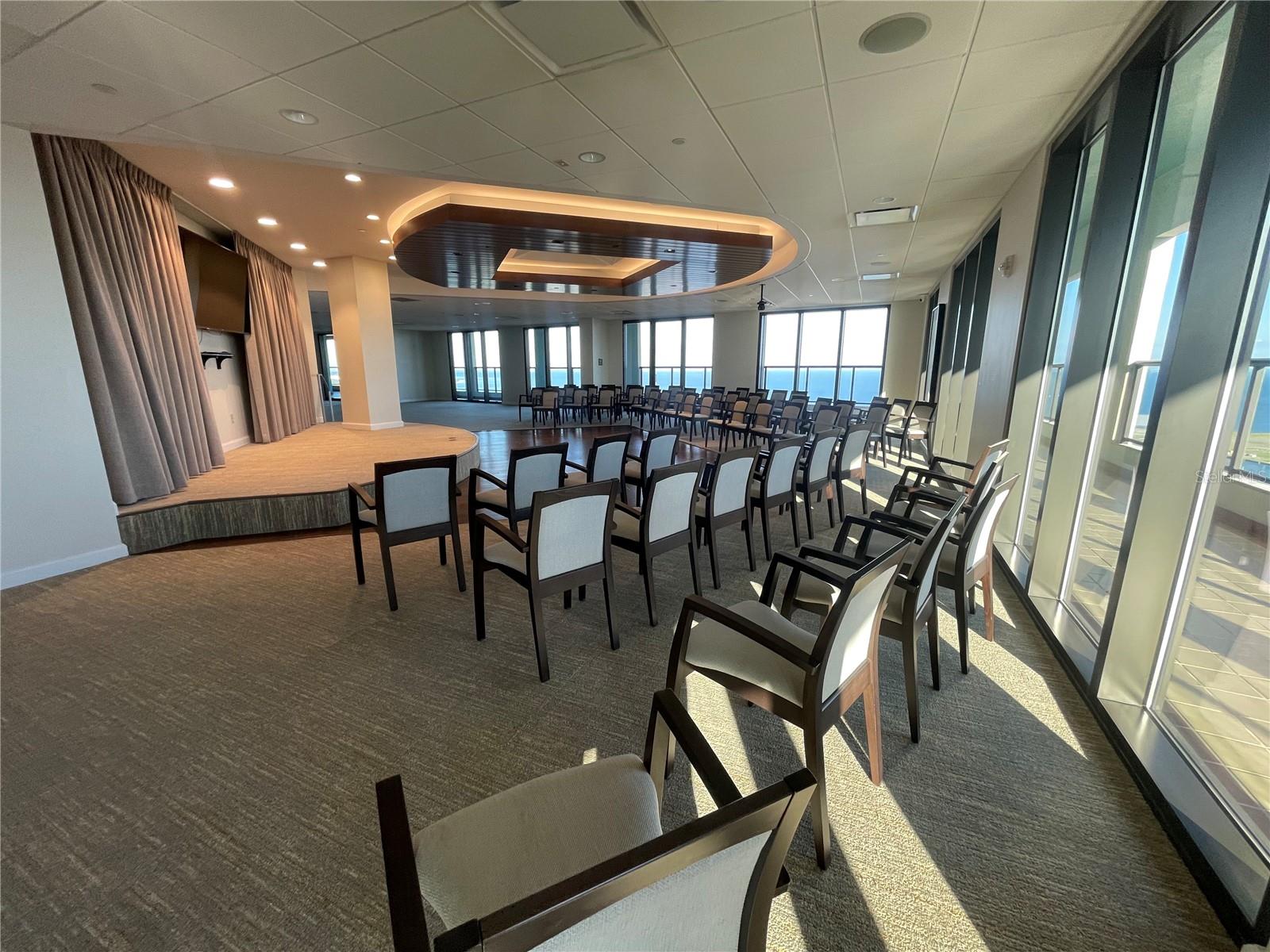 Image 34 of 58 For 1 Beach Drive Se 1508