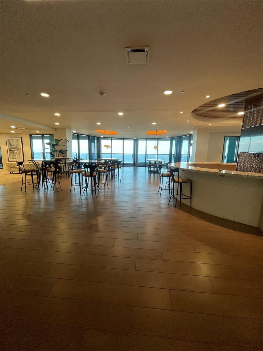 Image 39 of 58 For 1 Beach Drive Se 1508