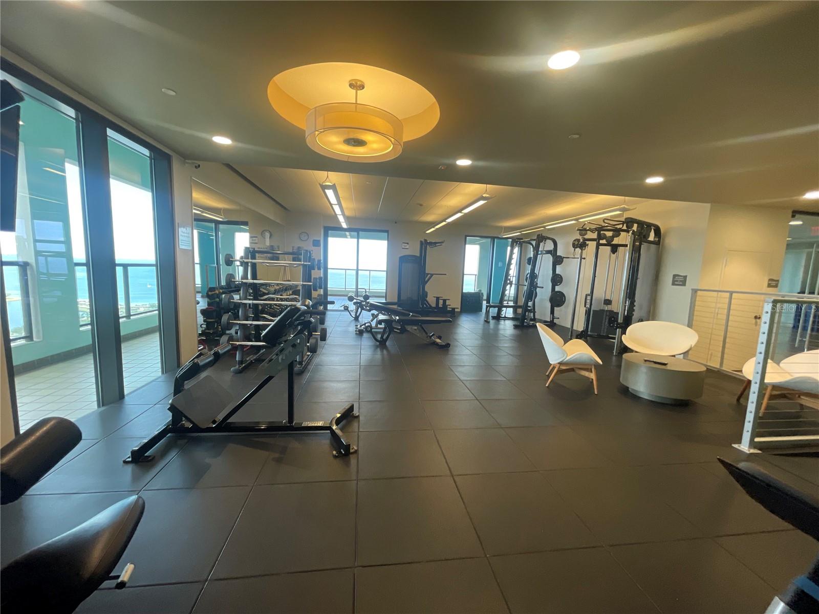 Image 42 of 58 For 1 Beach Drive Se 1508