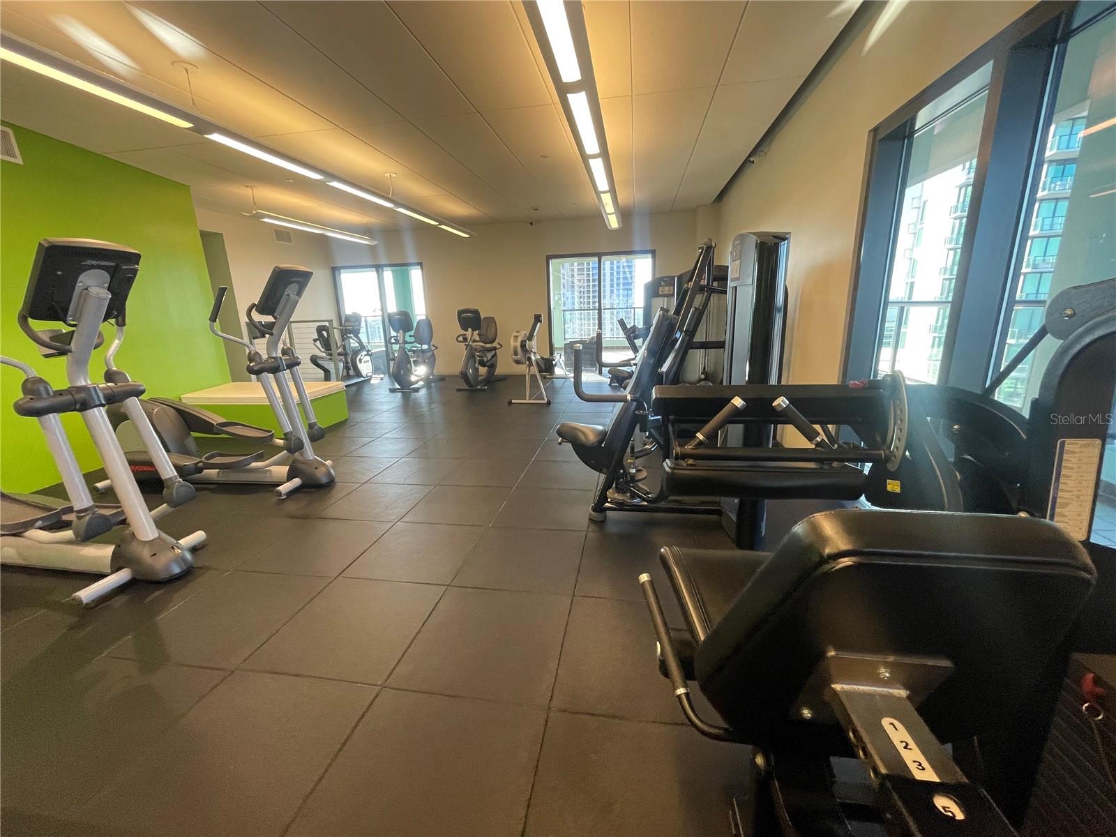 Image 46 of 58 For 1 Beach Drive Se 1508