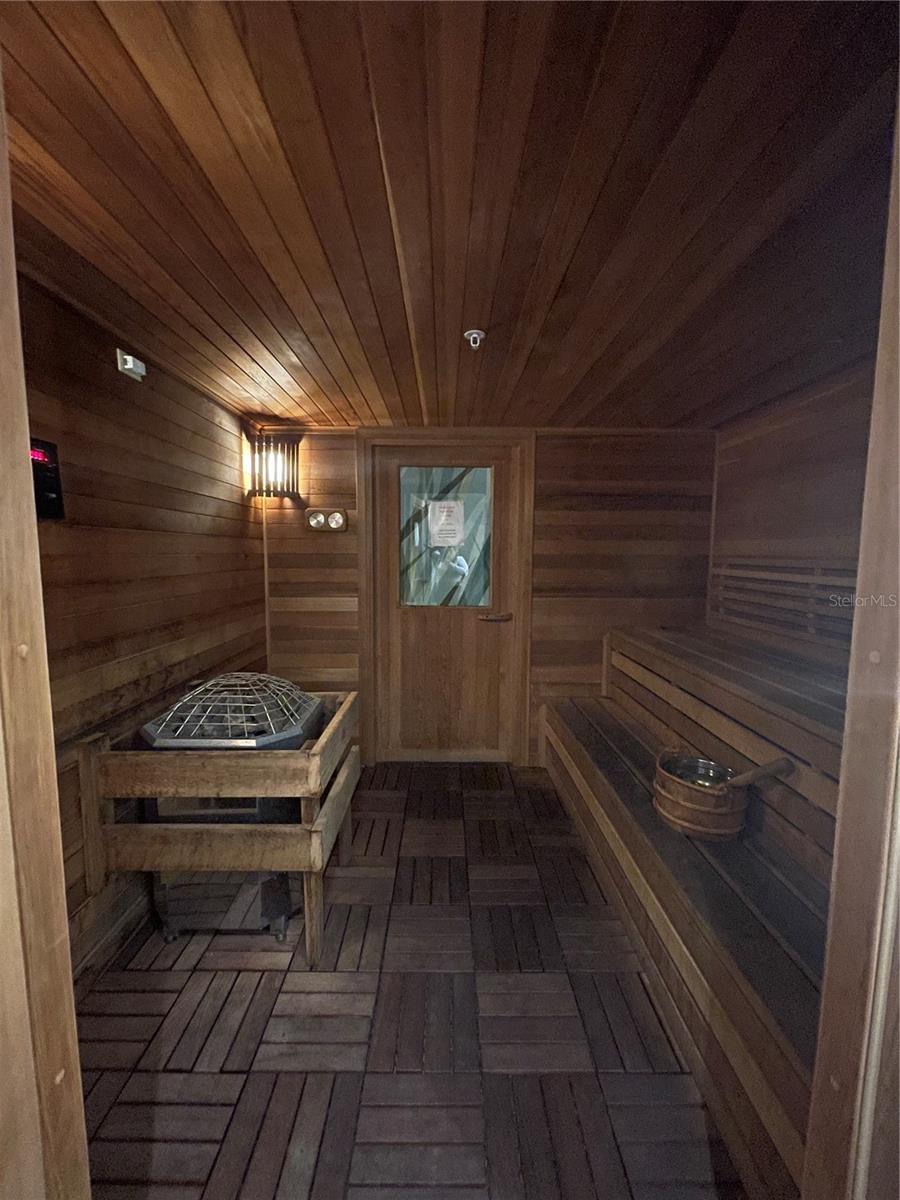 Image 48 of 58 For 1 Beach Drive Se 1508