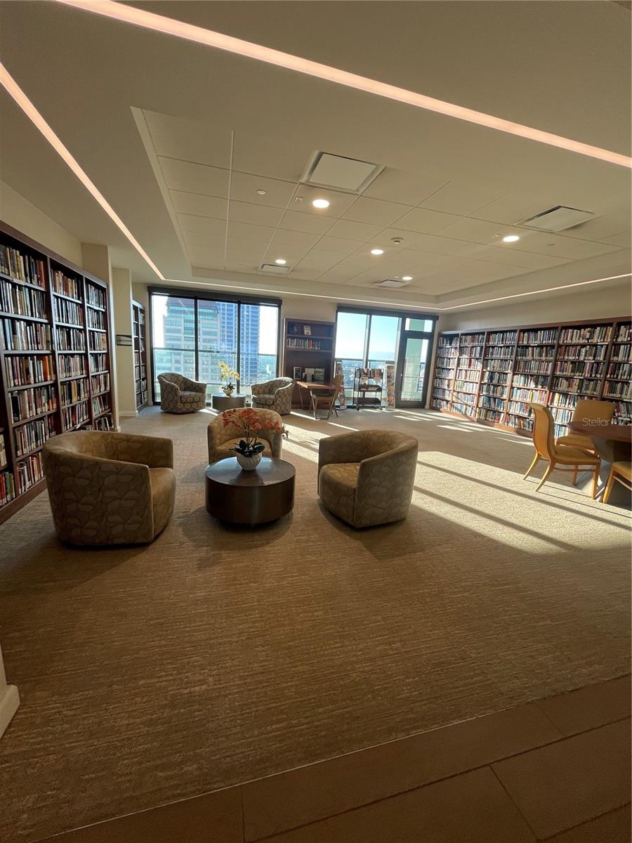 Image 49 of 58 For 1 Beach Drive Se 1508