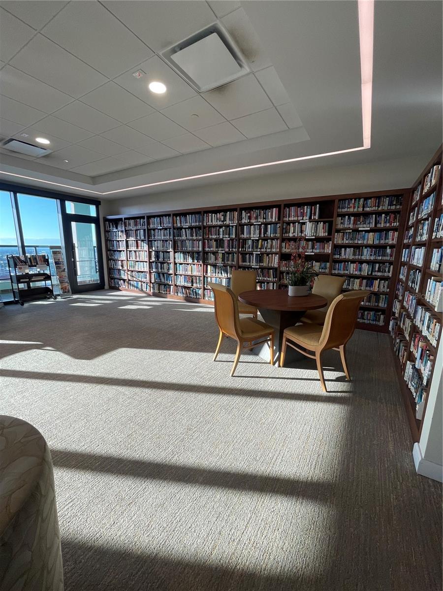 Image 51 of 58 For 1 Beach Drive Se 1508