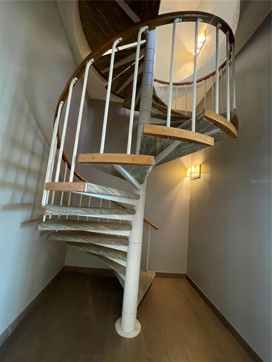 Image 54 of 58 For 1 Beach Drive Se 1508