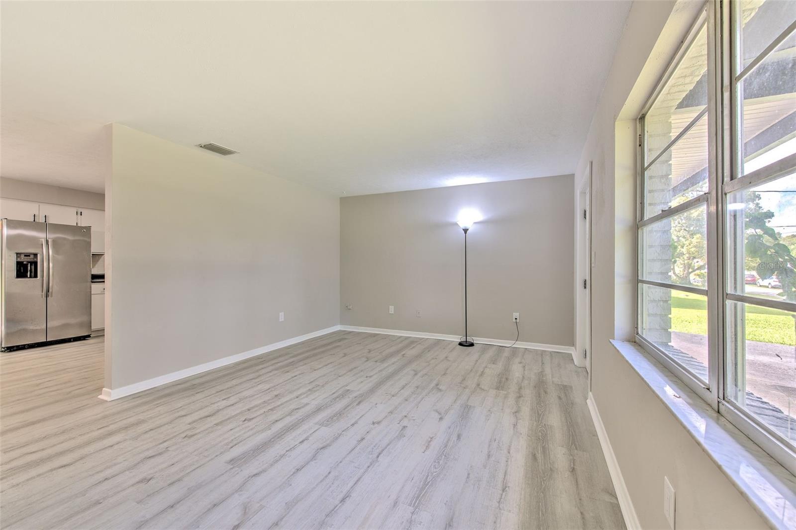 Image 10 of 37 For 37224 Nicole Avenue