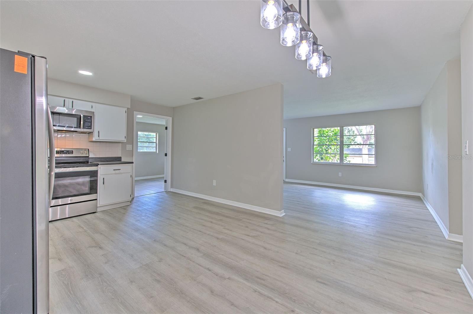 Image 11 of 37 For 37224 Nicole Avenue