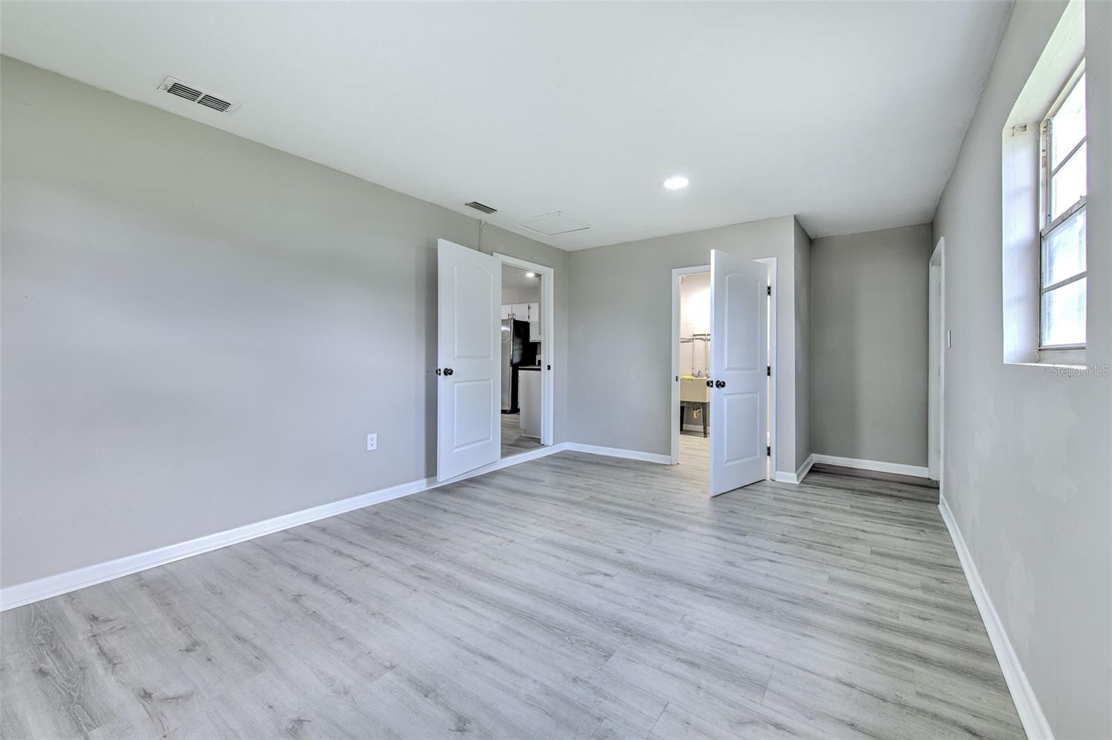 Image 28 of 37 For 37224 Nicole Avenue