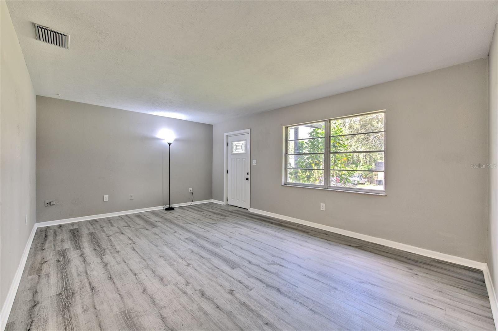 Image 4 of 37 For 37224 Nicole Avenue