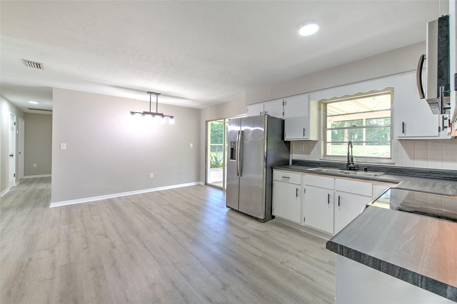 Image 8 of 37 For 37224 Nicole Avenue