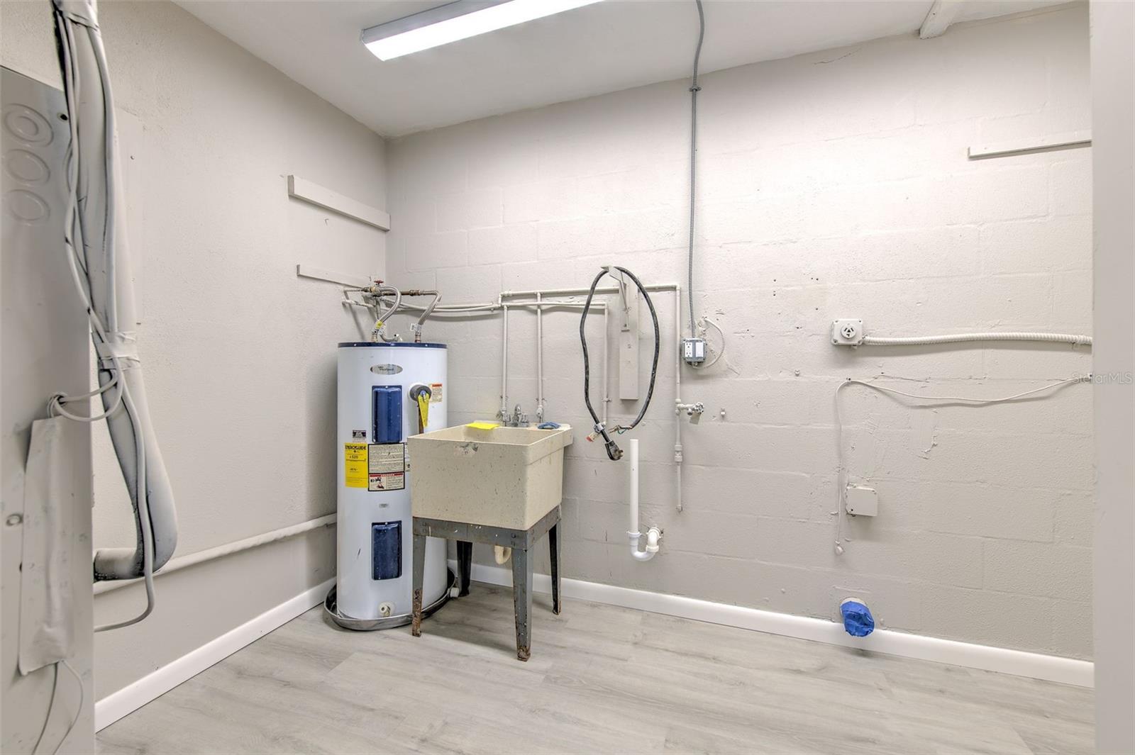 Image 9 of 37 For 37224 Nicole Avenue