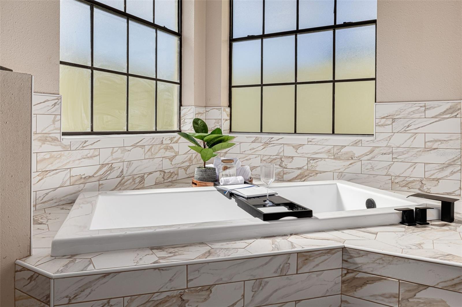 Image 20 of 47 For 10084 Twelve Oaks Court