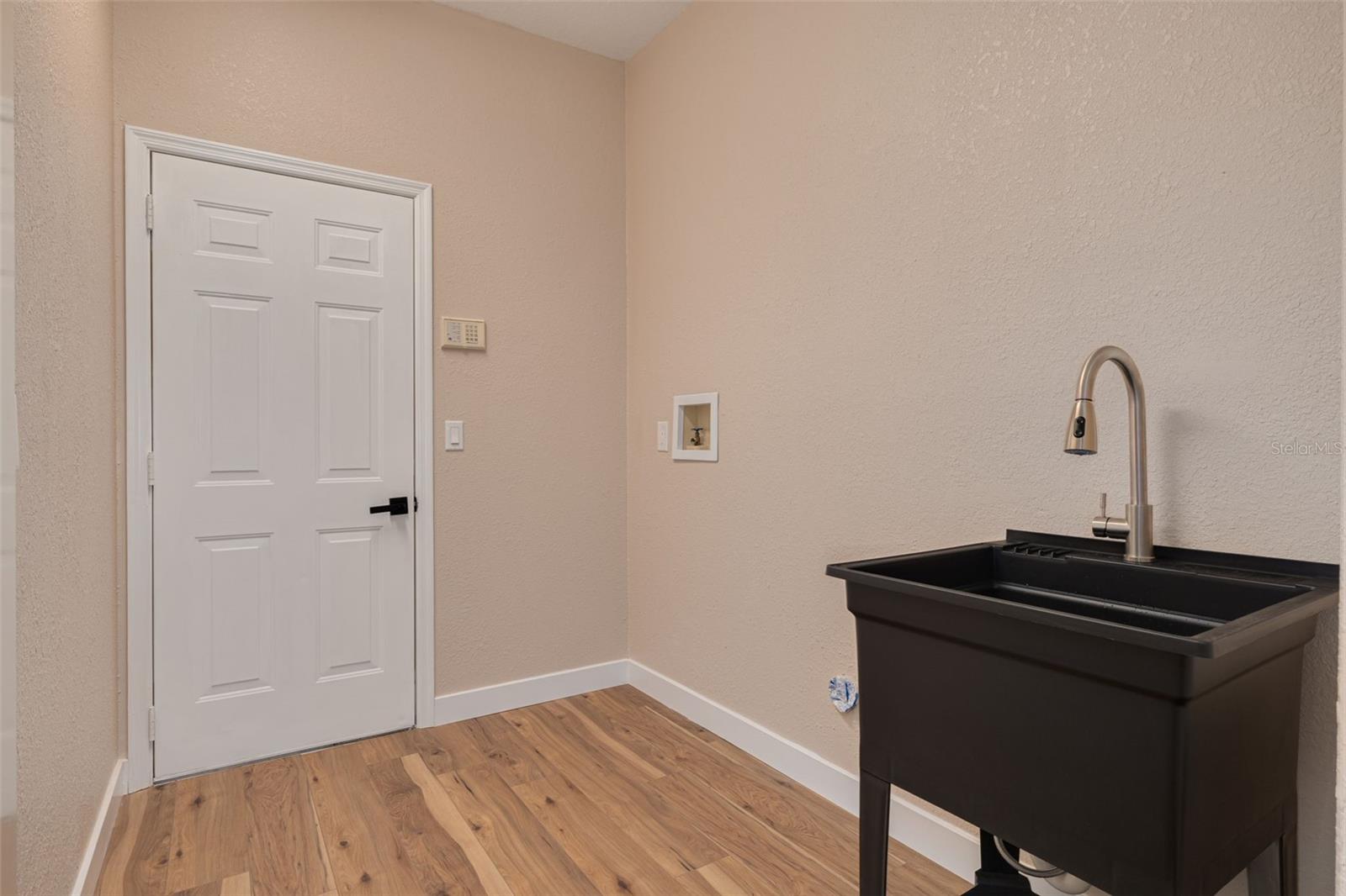 Image 37 of 47 For 10084 Twelve Oaks Court