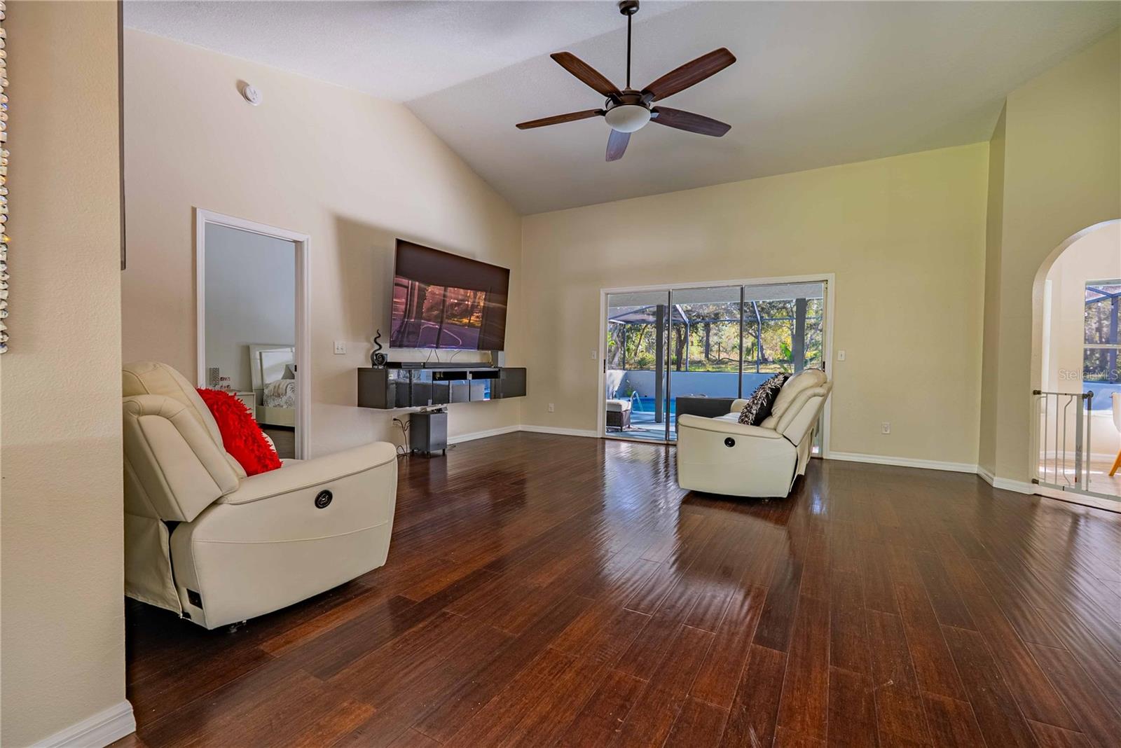 Image 14 of 74 For 14214 Cinnaman Lane