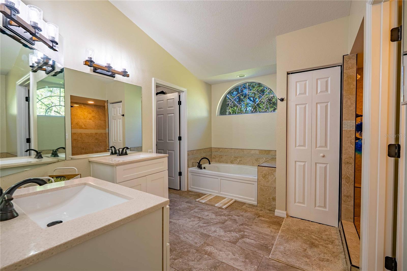 Image 17 of 74 For 14214 Cinnaman Lane