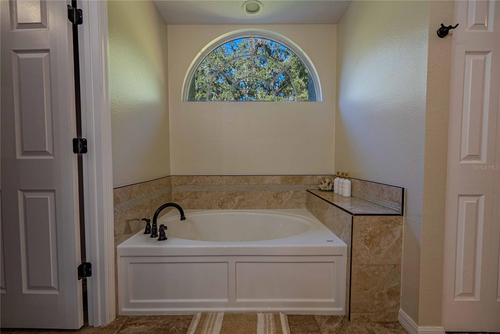 Image 18 of 74 For 14214 Cinnaman Lane