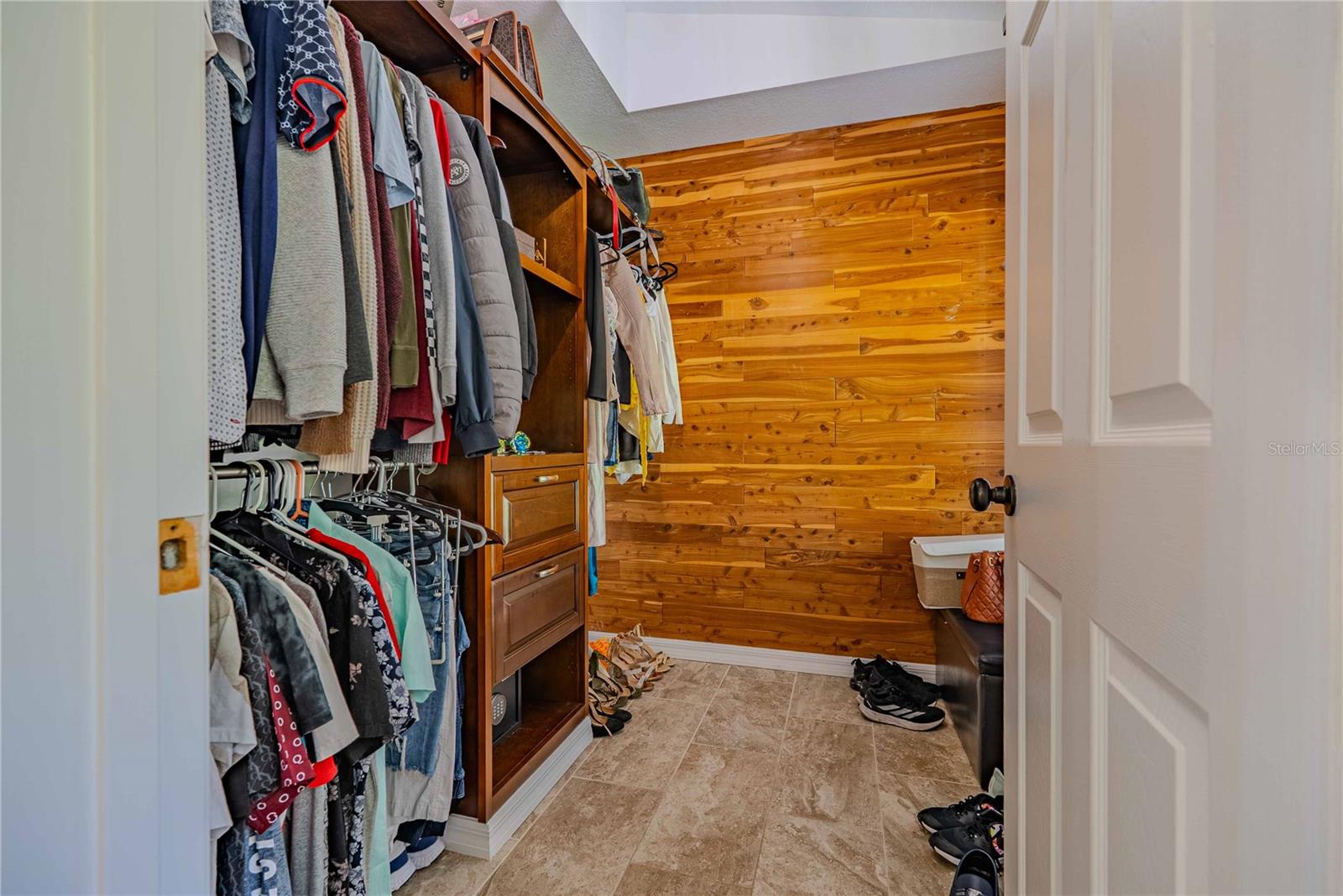 Image 20 of 74 For 14214 Cinnaman Lane