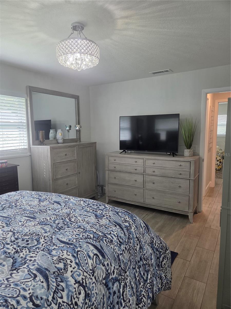 Image 26 of 42 For 8445 Phillip N 13