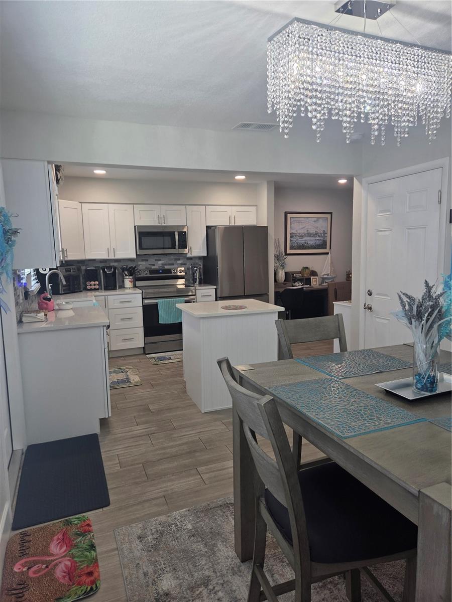 Image 3 of 42 For 8445 Phillip N 13