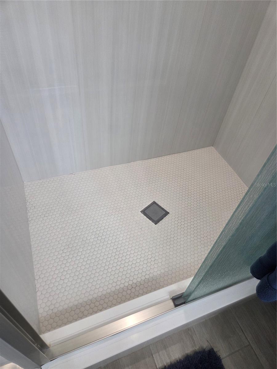 Image 32 of 42 For 8445 Phillip N 13