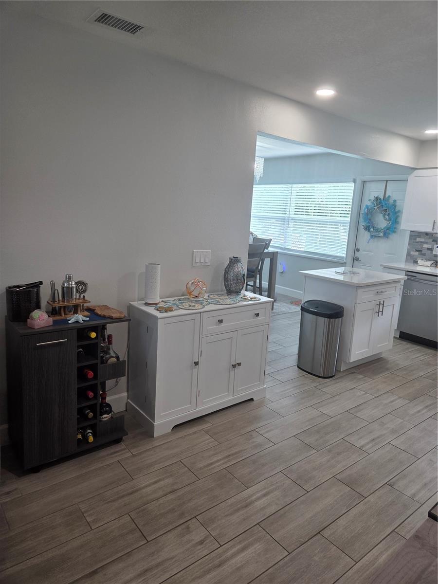 Image 4 of 42 For 8445 Phillip N 13