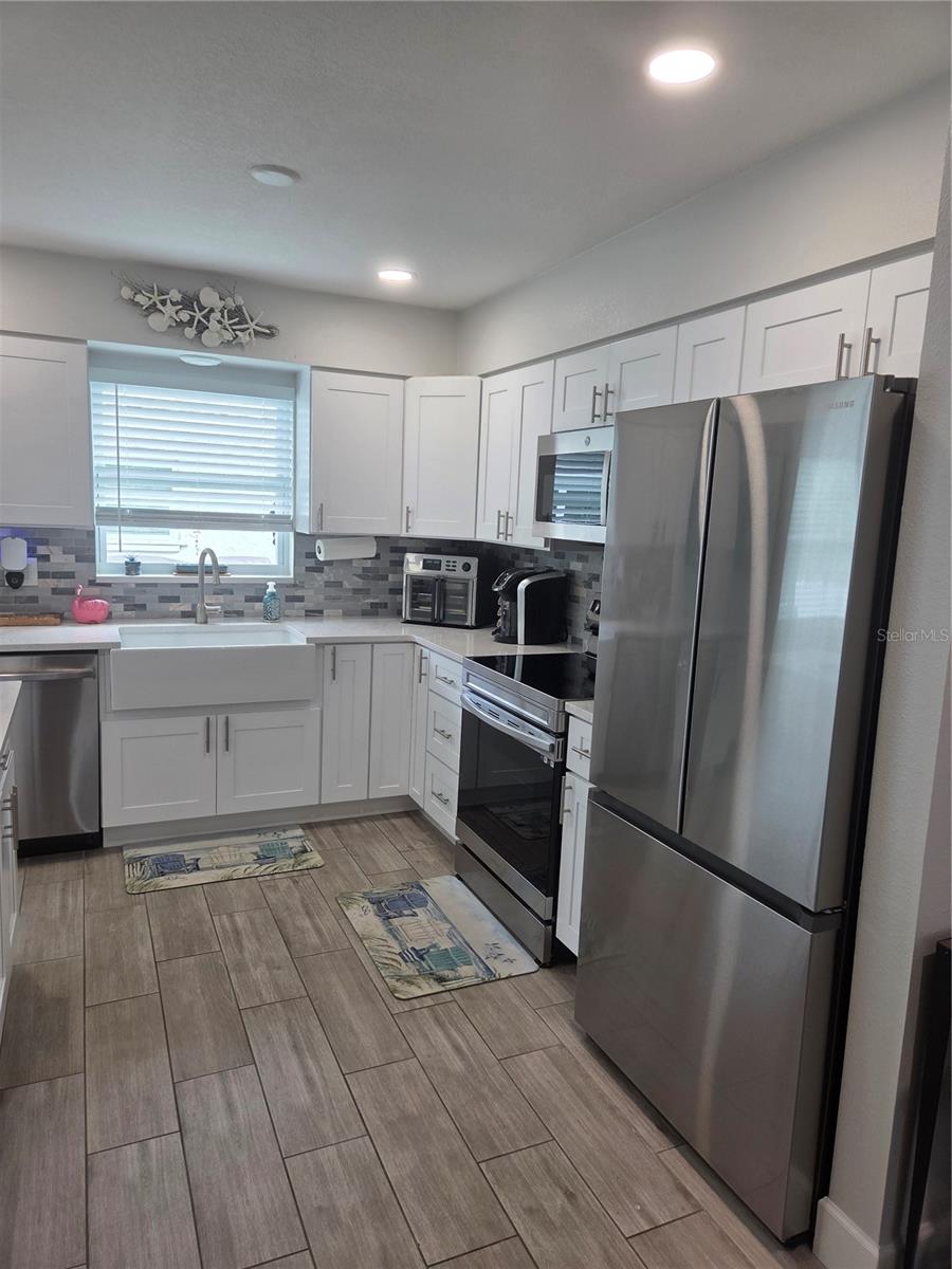 Image 5 of 42 For 8445 Phillip N 13