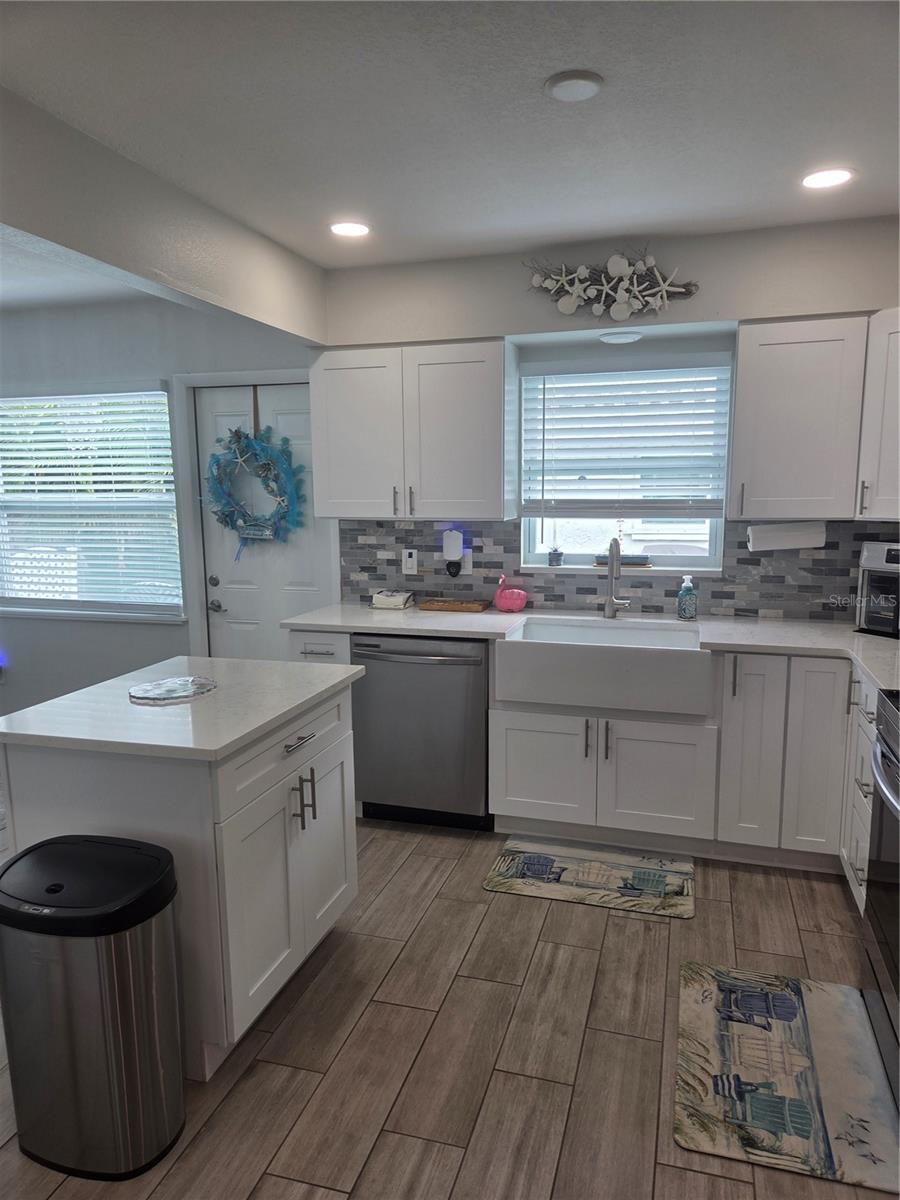 Image 6 of 42 For 8445 Phillip N 13