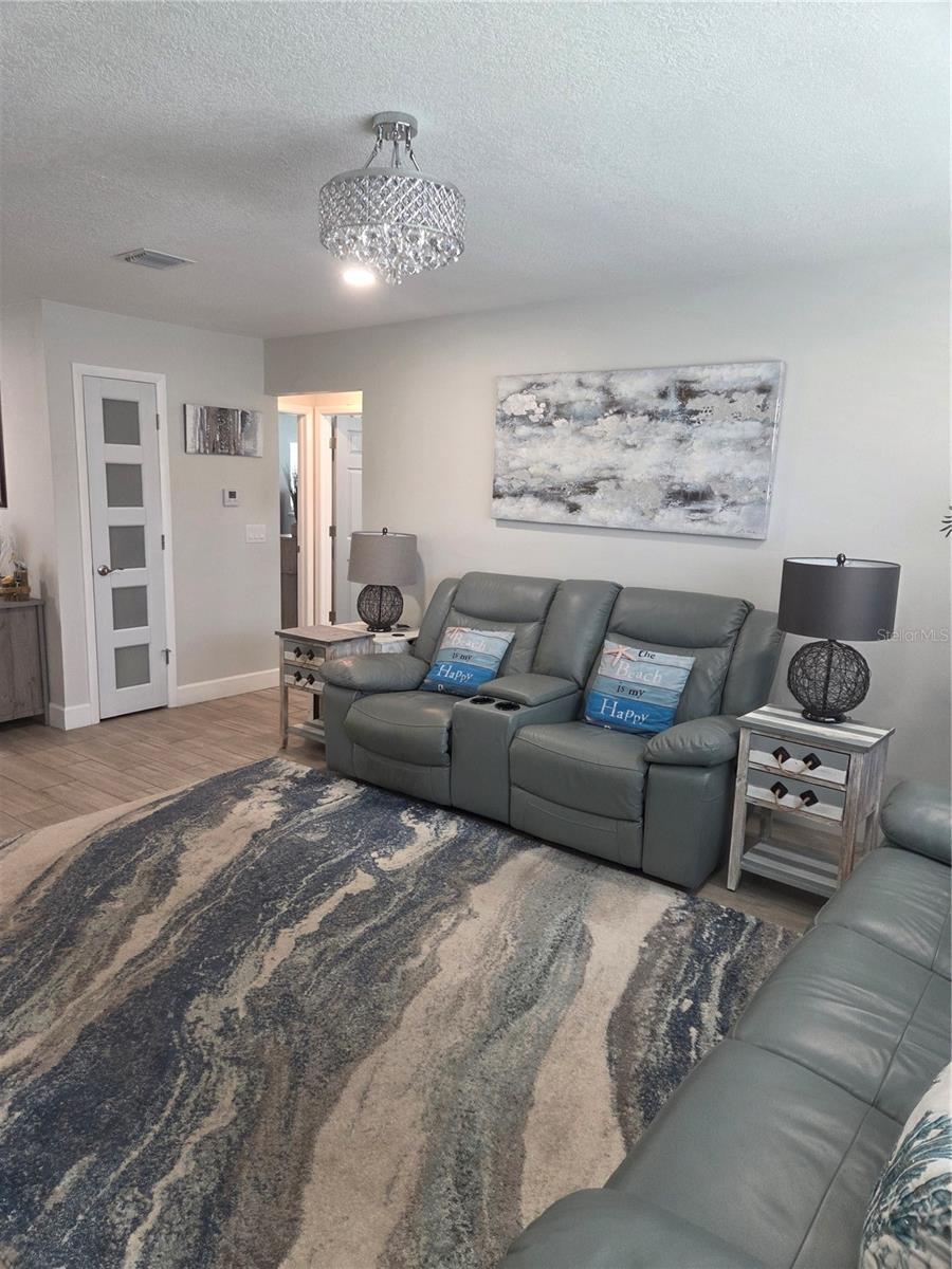 Image 7 of 42 For 8445 Phillip N 13