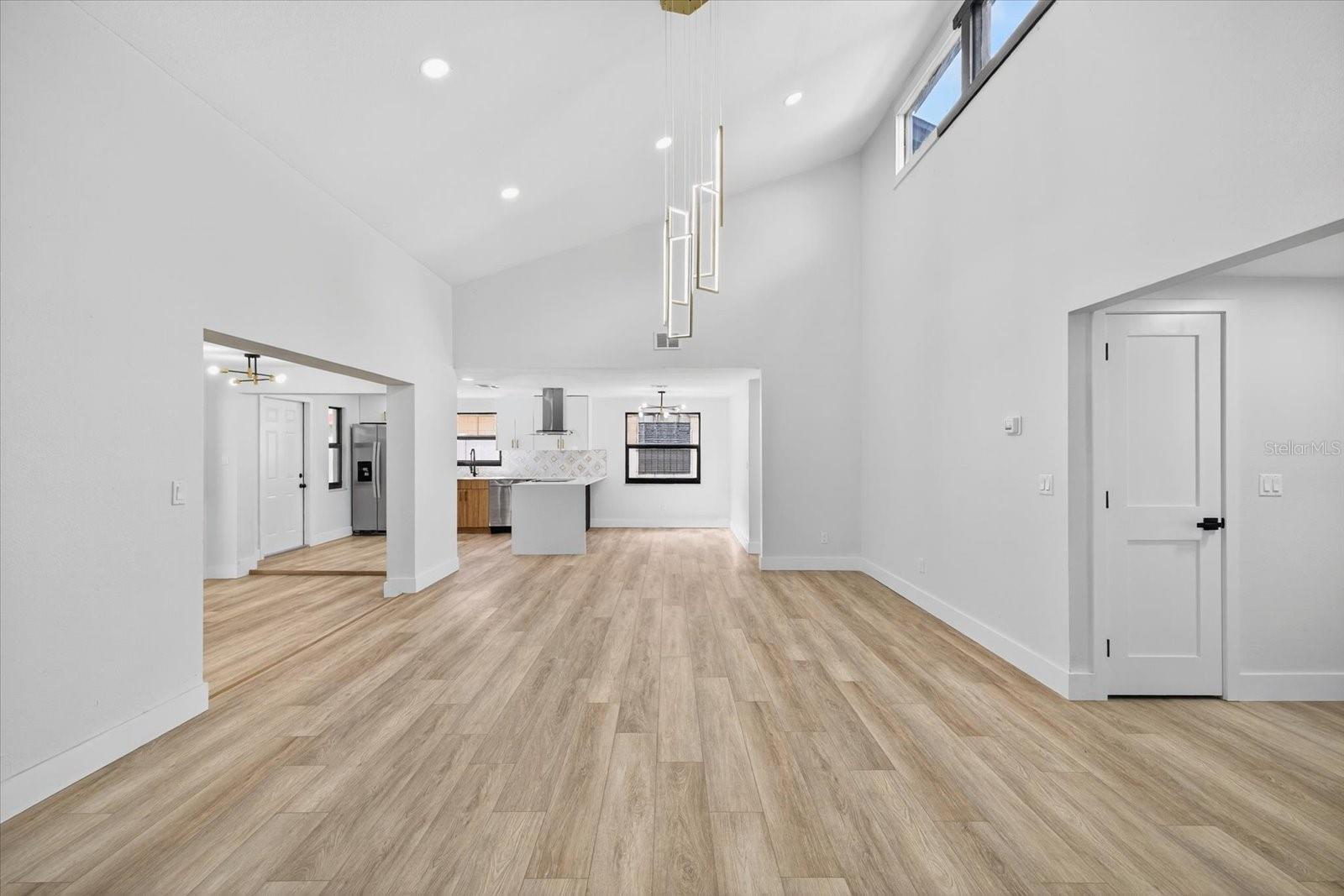 Image 10 of 52 For 7905 Timberlane West Drive