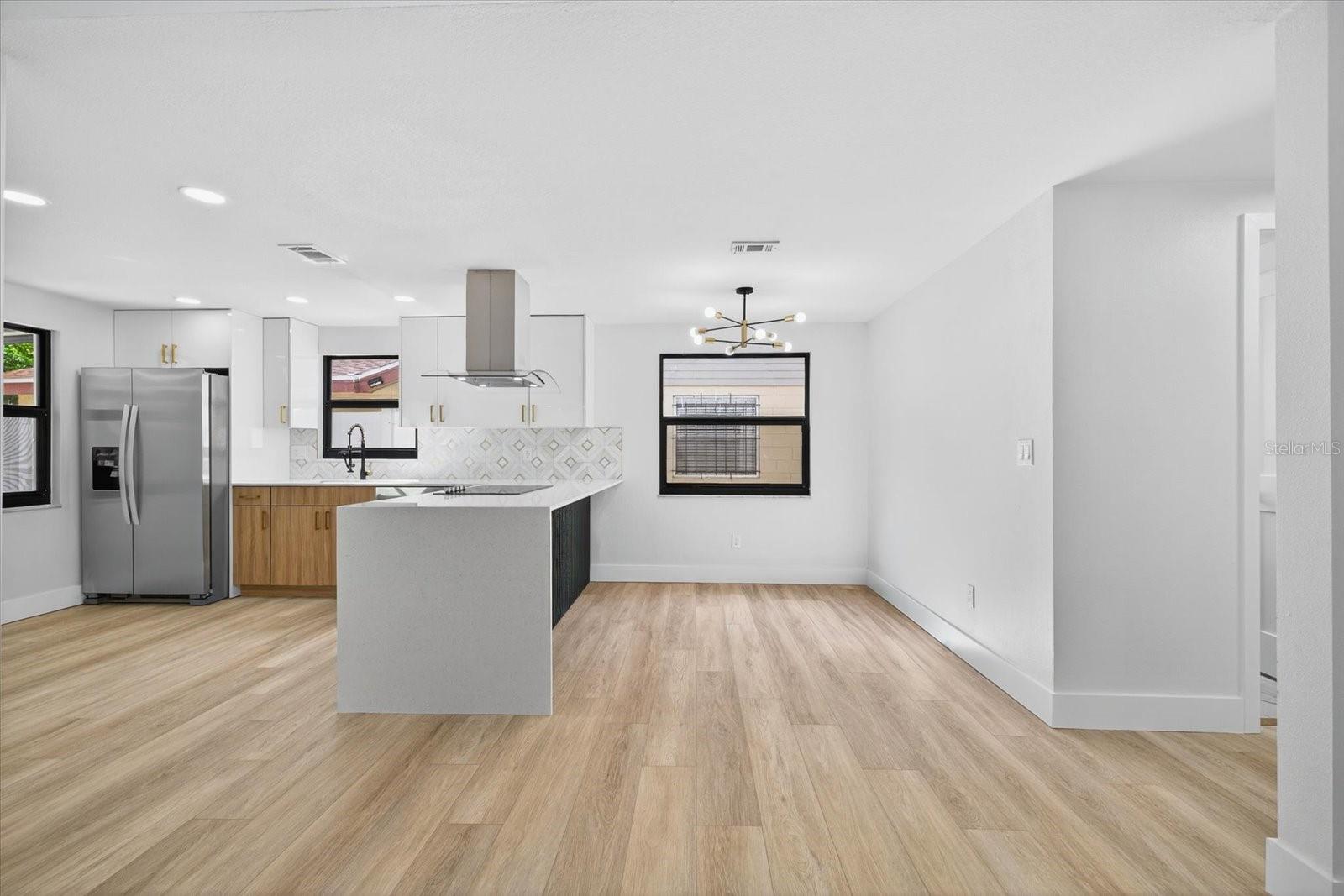 Image 12 of 52 For 7905 Timberlane West Drive