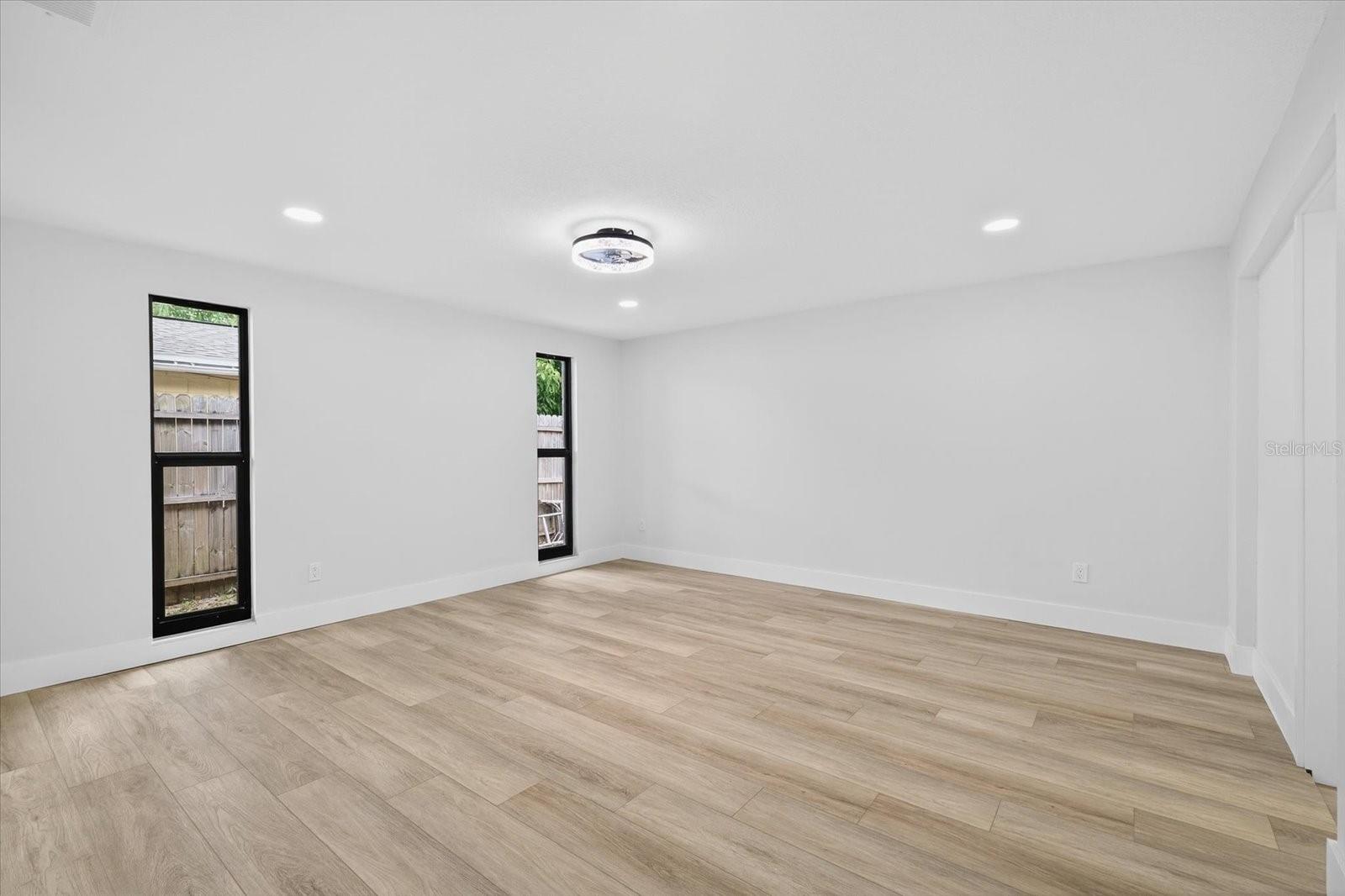 Image 32 of 52 For 7905 Timberlane West Drive