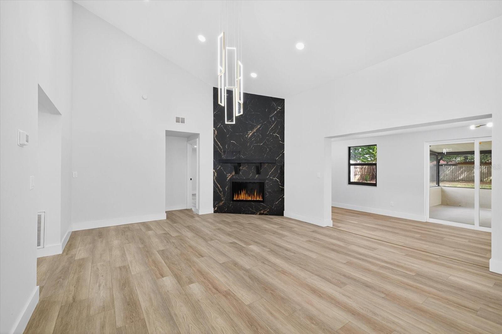 Image 9 of 52 For 7905 Timberlane West Drive