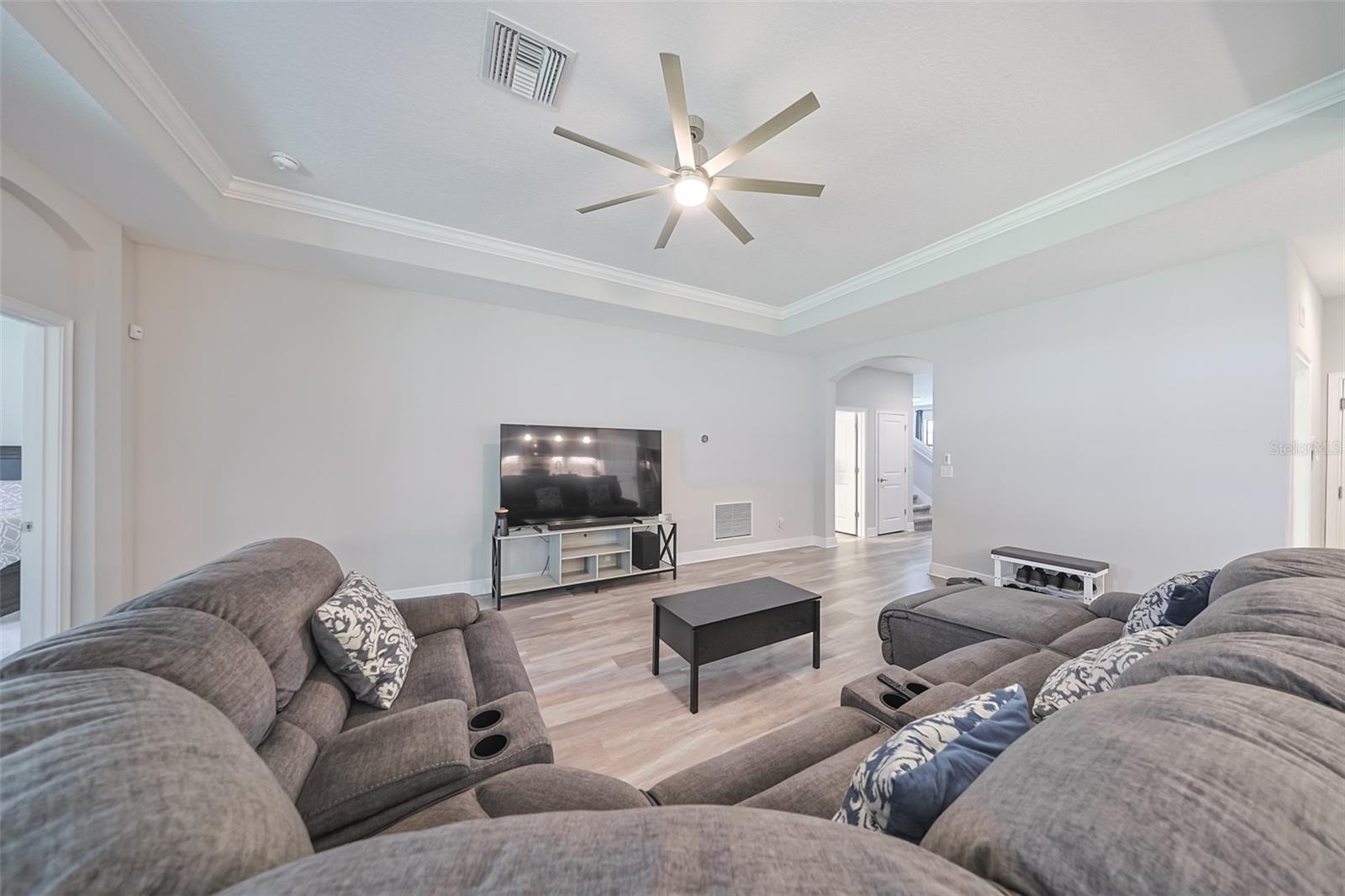 Image 11 of 47 For 130 Azul Drive