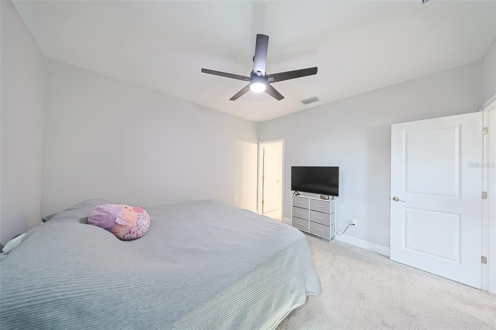 Image 32 of 47 For 130 Azul Drive