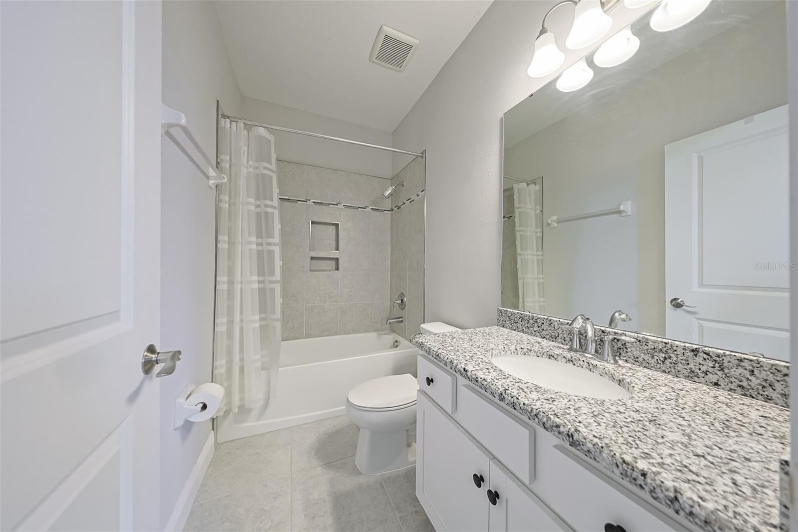 Image 33 of 47 For 130 Azul Drive