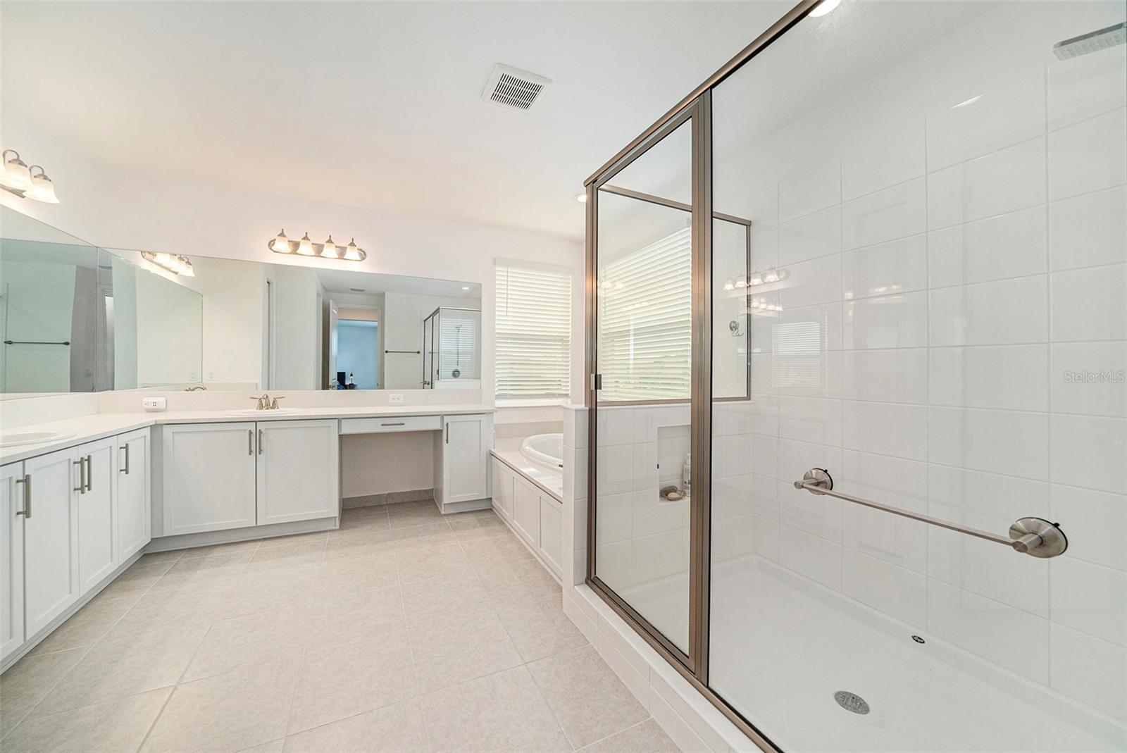 Image 24 of 56 For 3333 Woodland Brook Way