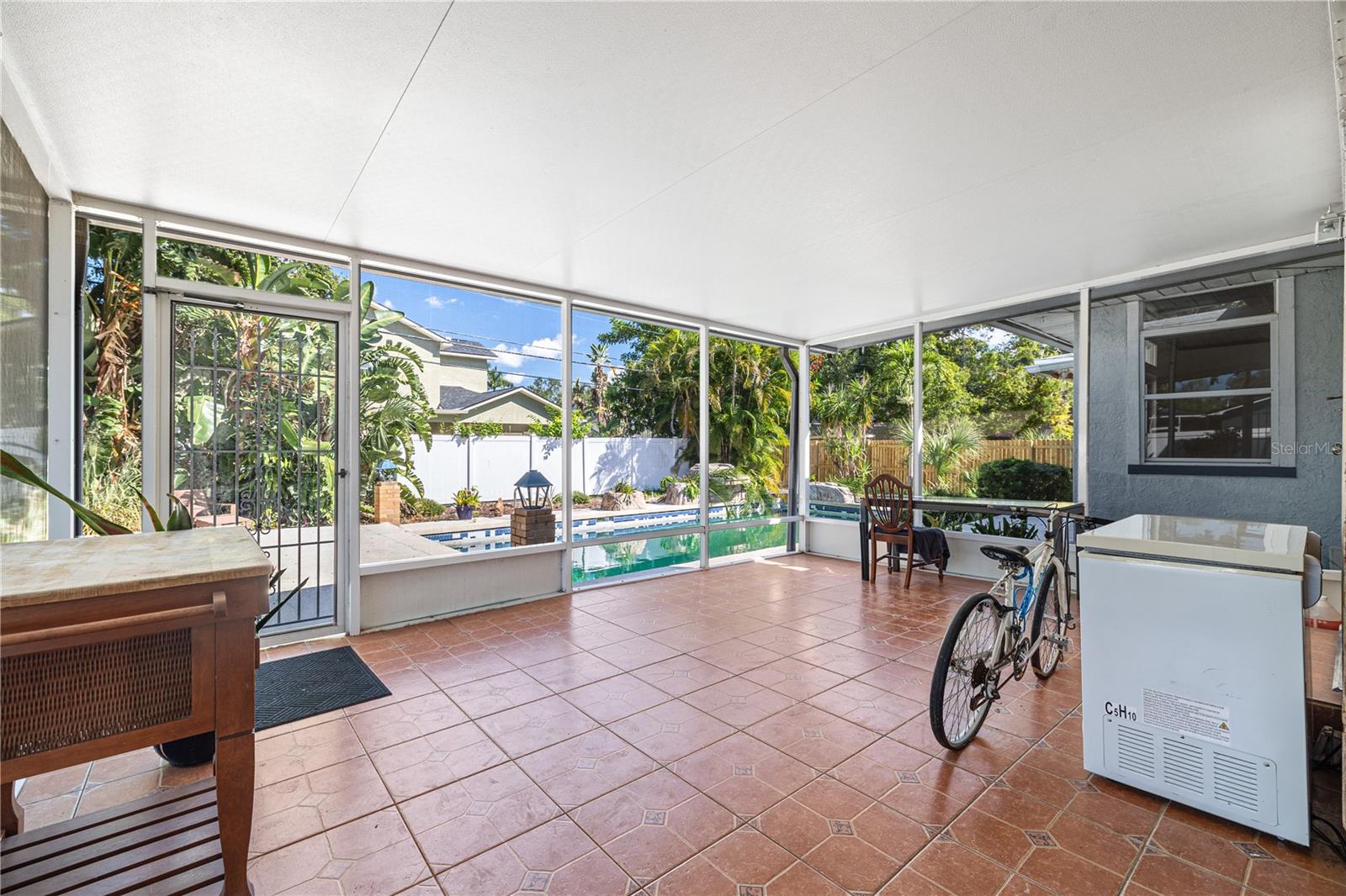 Image 15 of 63 For 8231 36th Avenue N