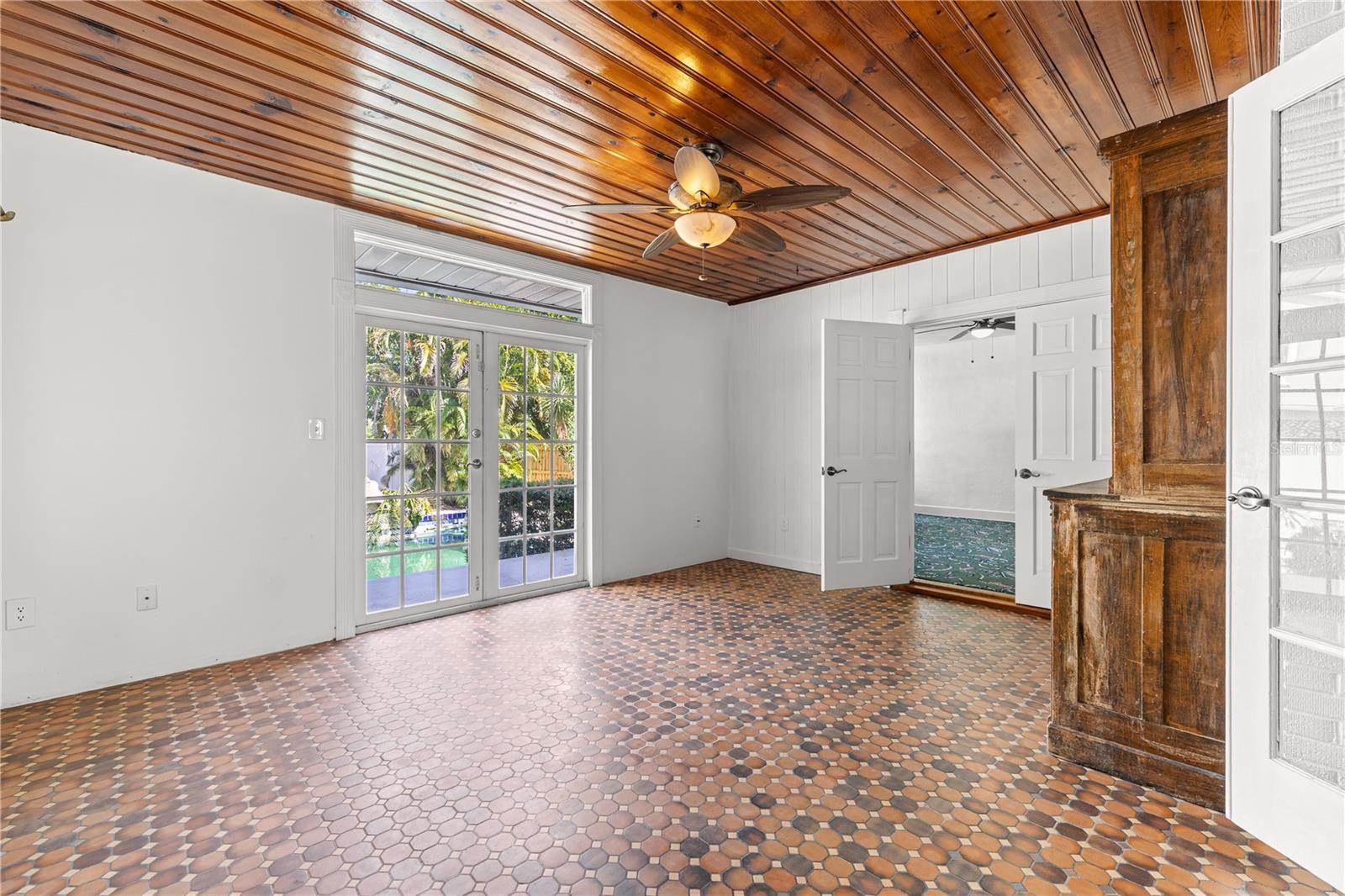 Image 19 of 63 For 8231 36th Avenue N