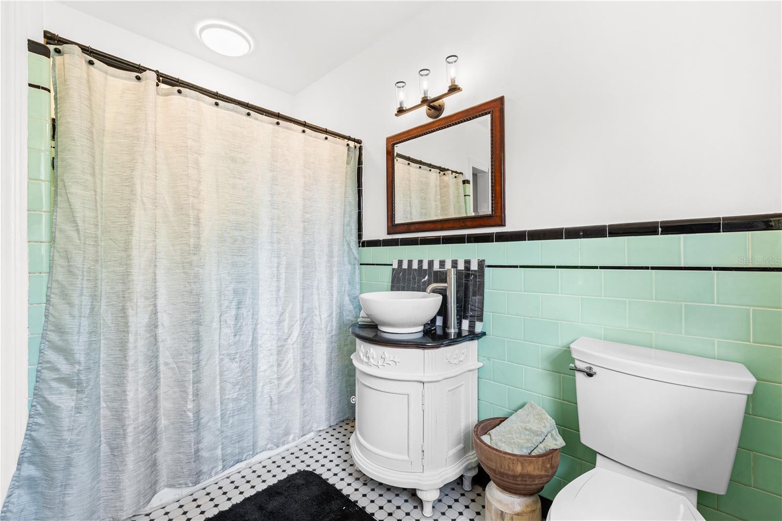 Image 26 of 63 For 8231 36th Avenue N