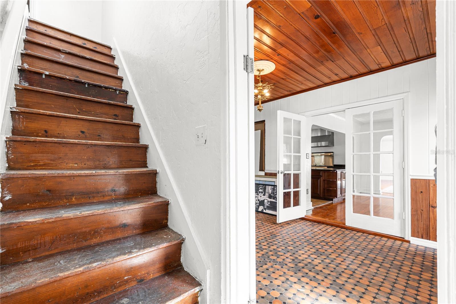 Image 34 of 63 For 8231 36th Avenue N