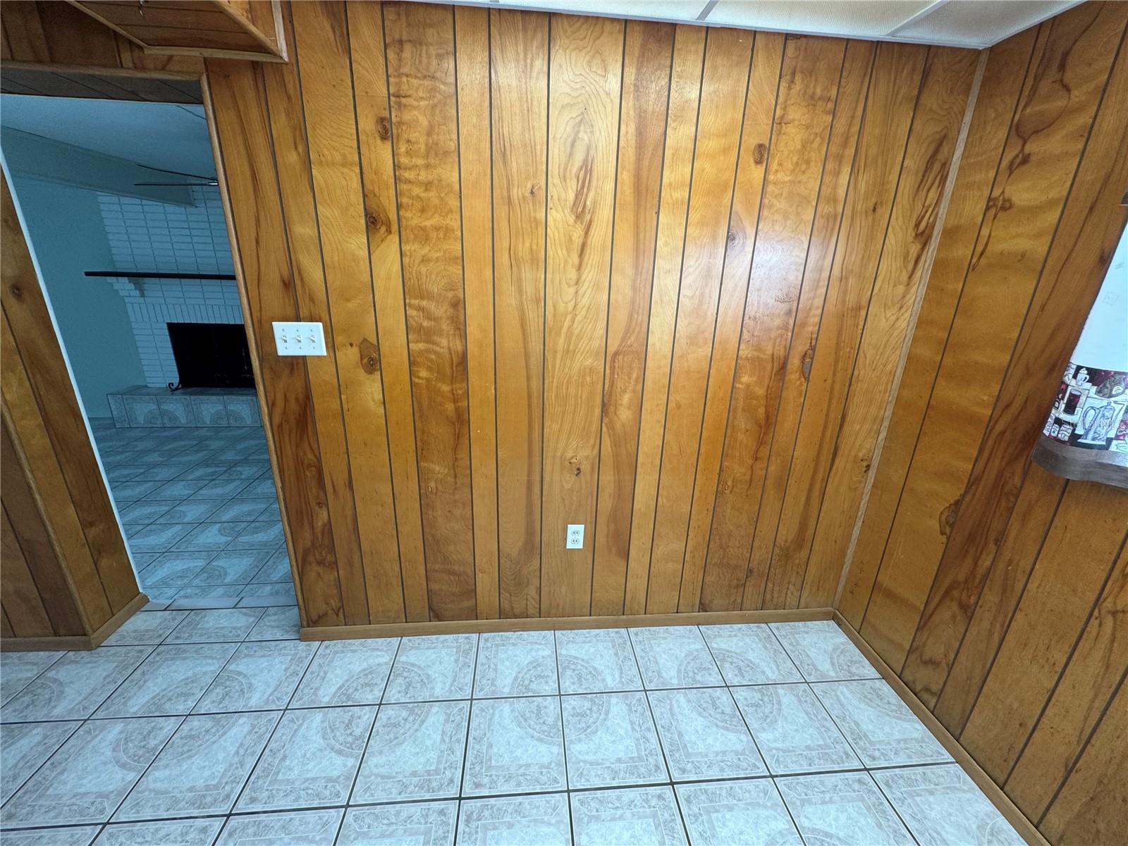 Image 21 of 29 For 6004 Hale Avenue